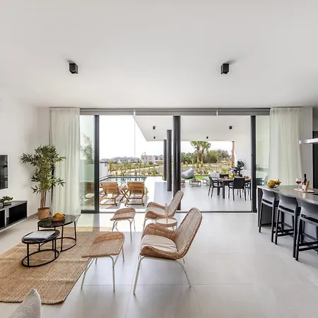 Villa Aqua Pearl 9 *